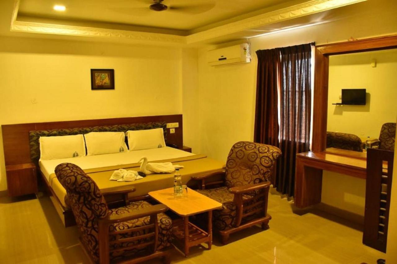 Hotel Palacial Pondi Pondicherry Dış mekan fotoğraf
